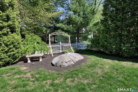 10 Fawn Meadow Drive Naugatuck CT 06770