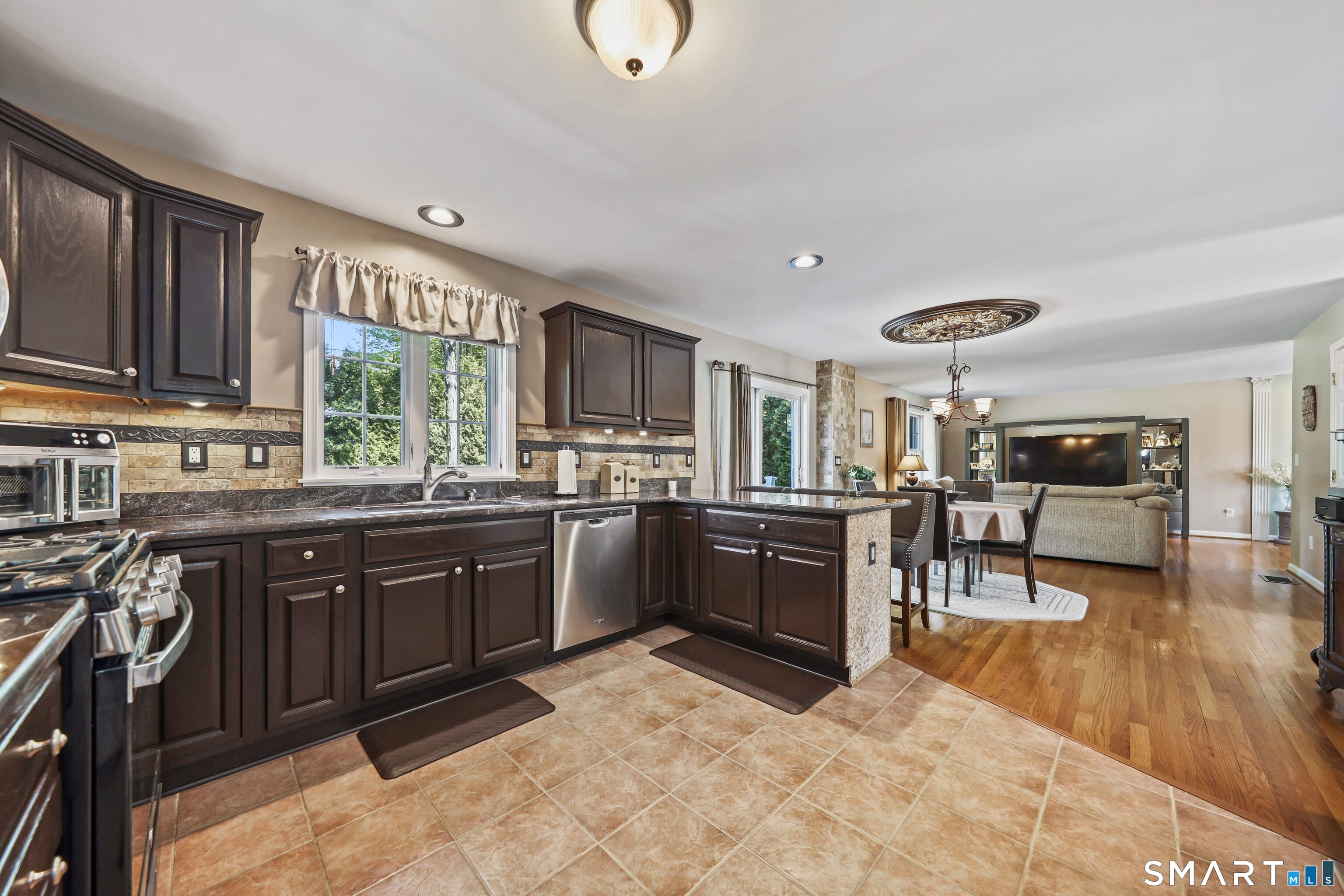 10 Fawn Meadow Drive Naugatuck CT 06770