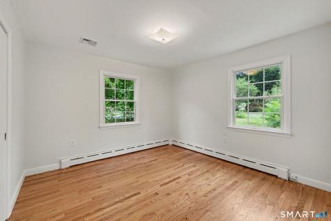 9 Old State Road Oxford CT 06478
