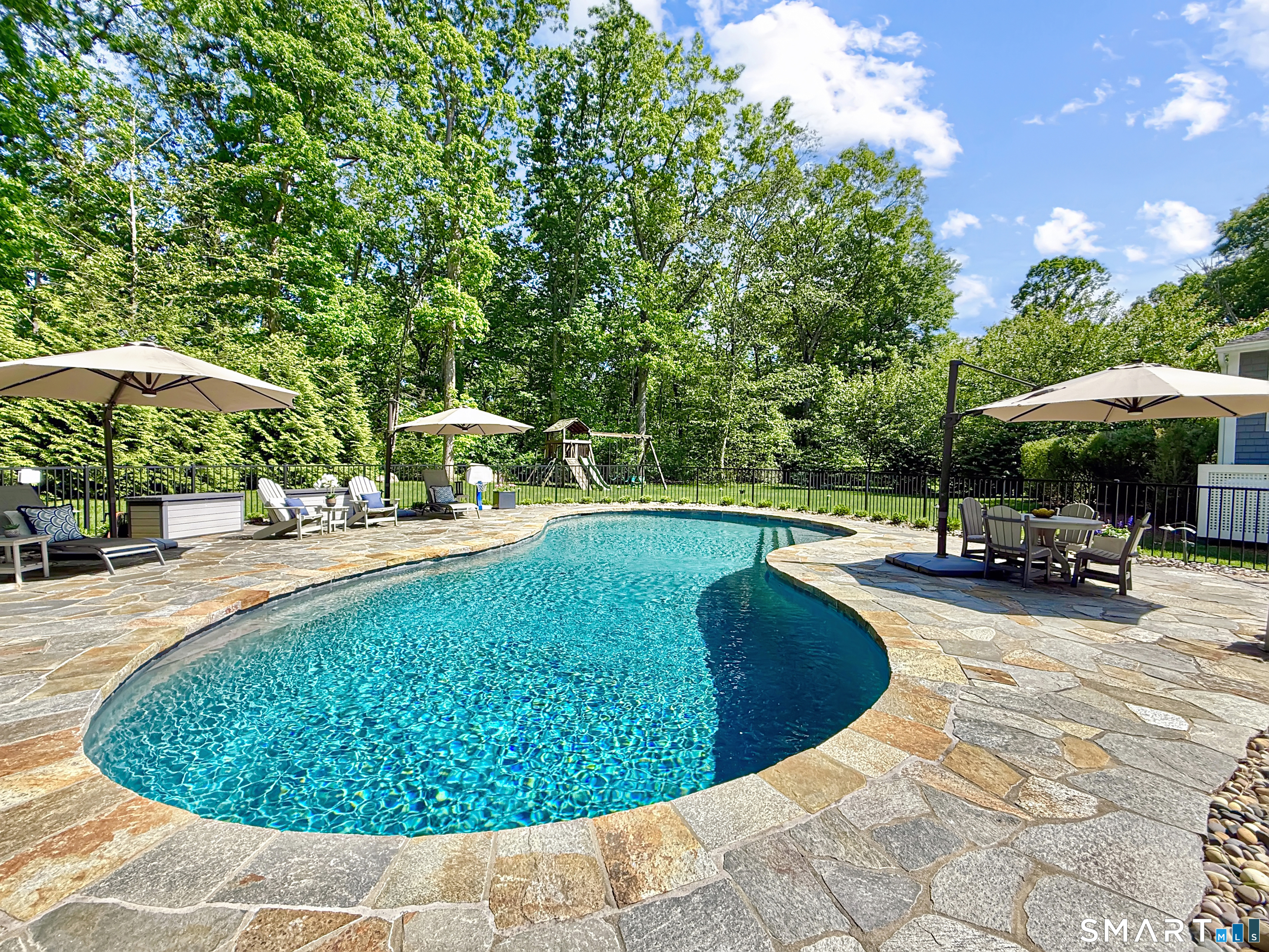 17 Danforth Drive New Canaan CT 06840