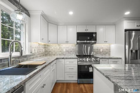 537 Bushy Hill Road Simsbury CT 06070