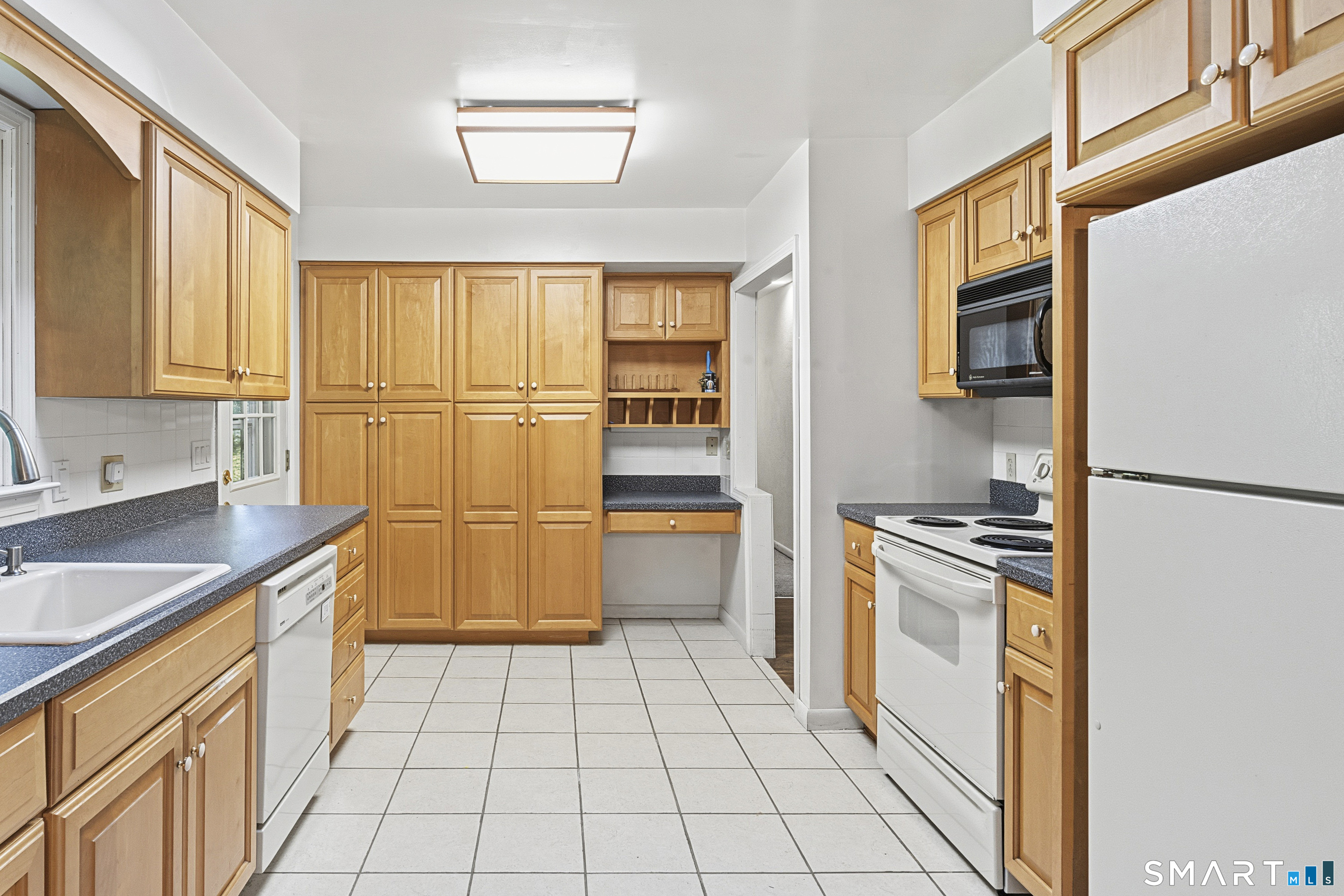 14 Saw Mill Road Newtown CT 06470