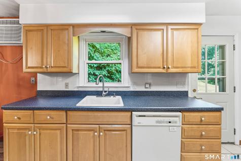 14 Saw Mill Road Newtown CT 06470