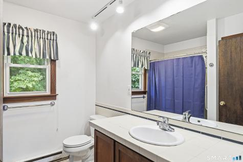 14 Saw Mill Road Newtown CT 06470