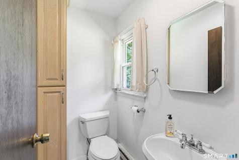 14 Saw Mill Road Newtown CT 06470