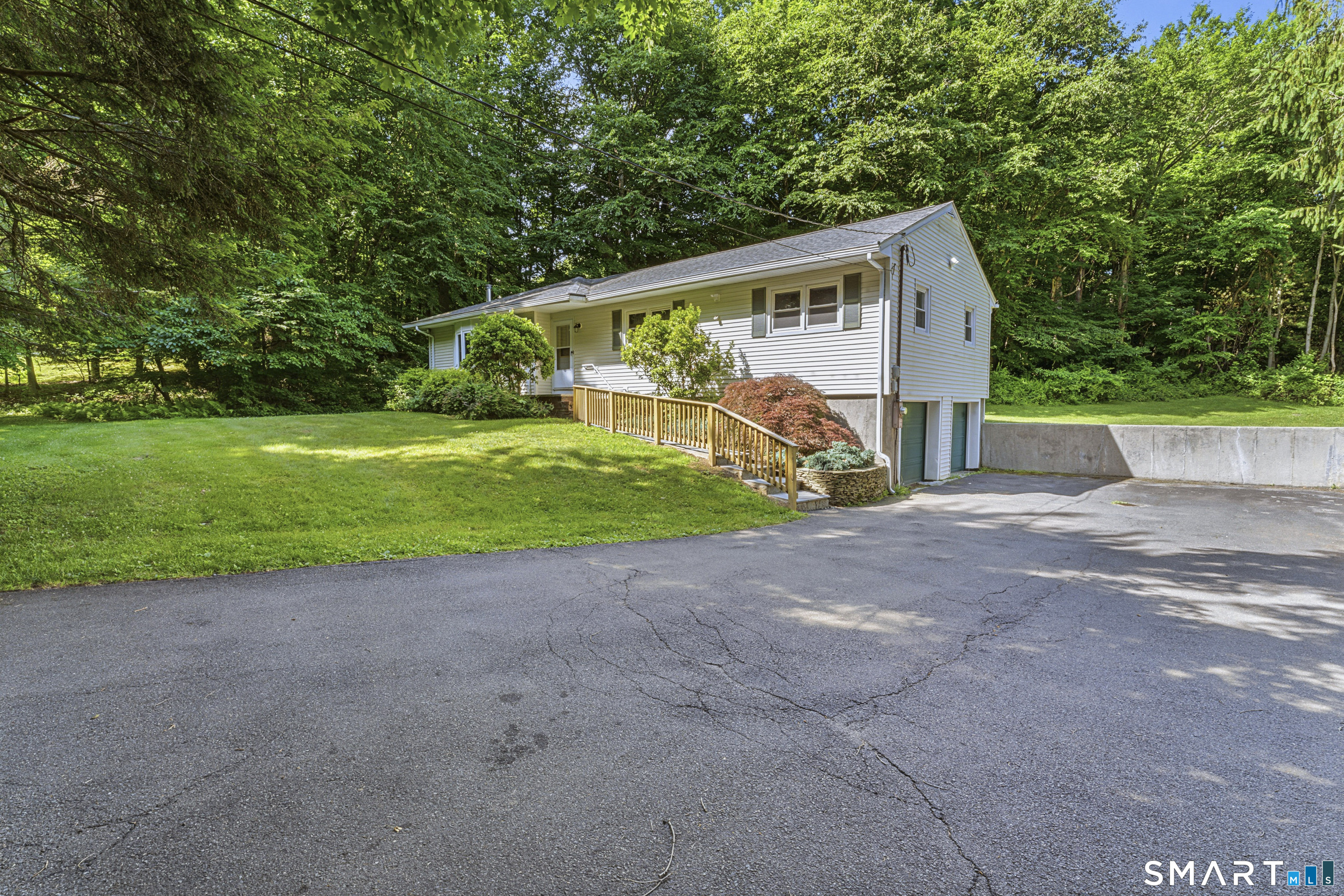 14 Saw Mill Road Newtown CT 06470