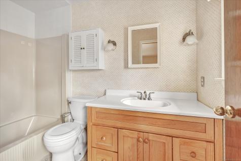 10 Shady Lane Redding CT 06896