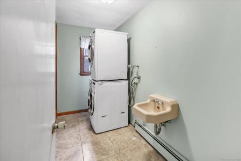 10 Shady Lane Redding CT 06896