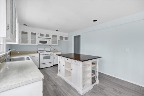 10 Shady Lane Redding CT 06896