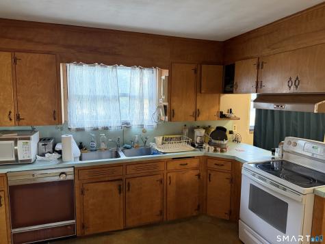 9 Oakridge Drive Ledyard CT 06335