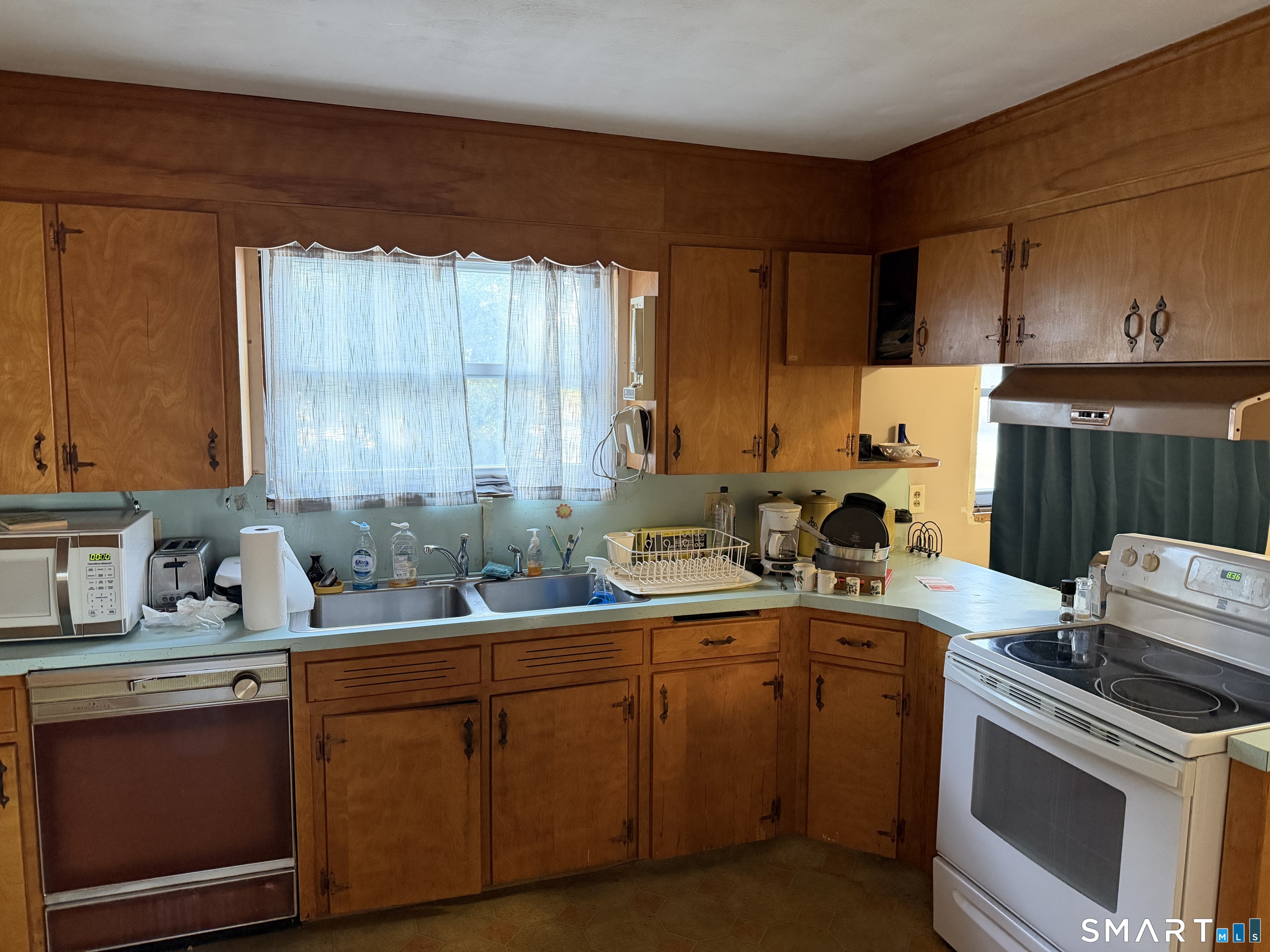 9 Oakridge Drive Ledyard CT 06335