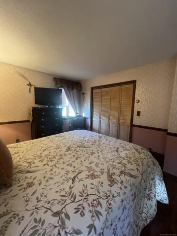 1578 Old Colchester Road Montville CT 06370