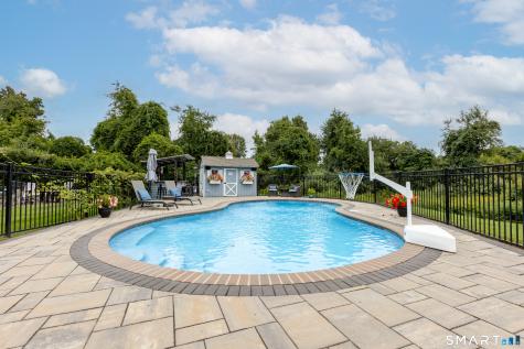 25 Bonnie Vu Lane New Milford CT 06776