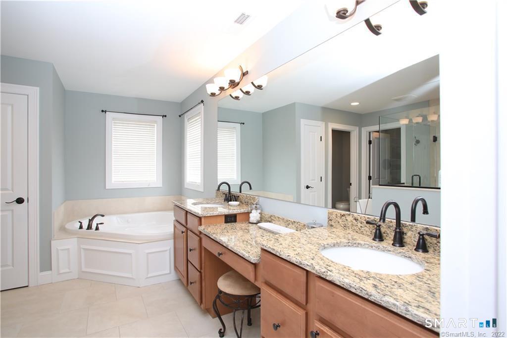 5 Farm Meadow Road East Lyme CT 06333