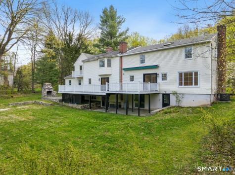 12 Werf Drive Redding CT 06896