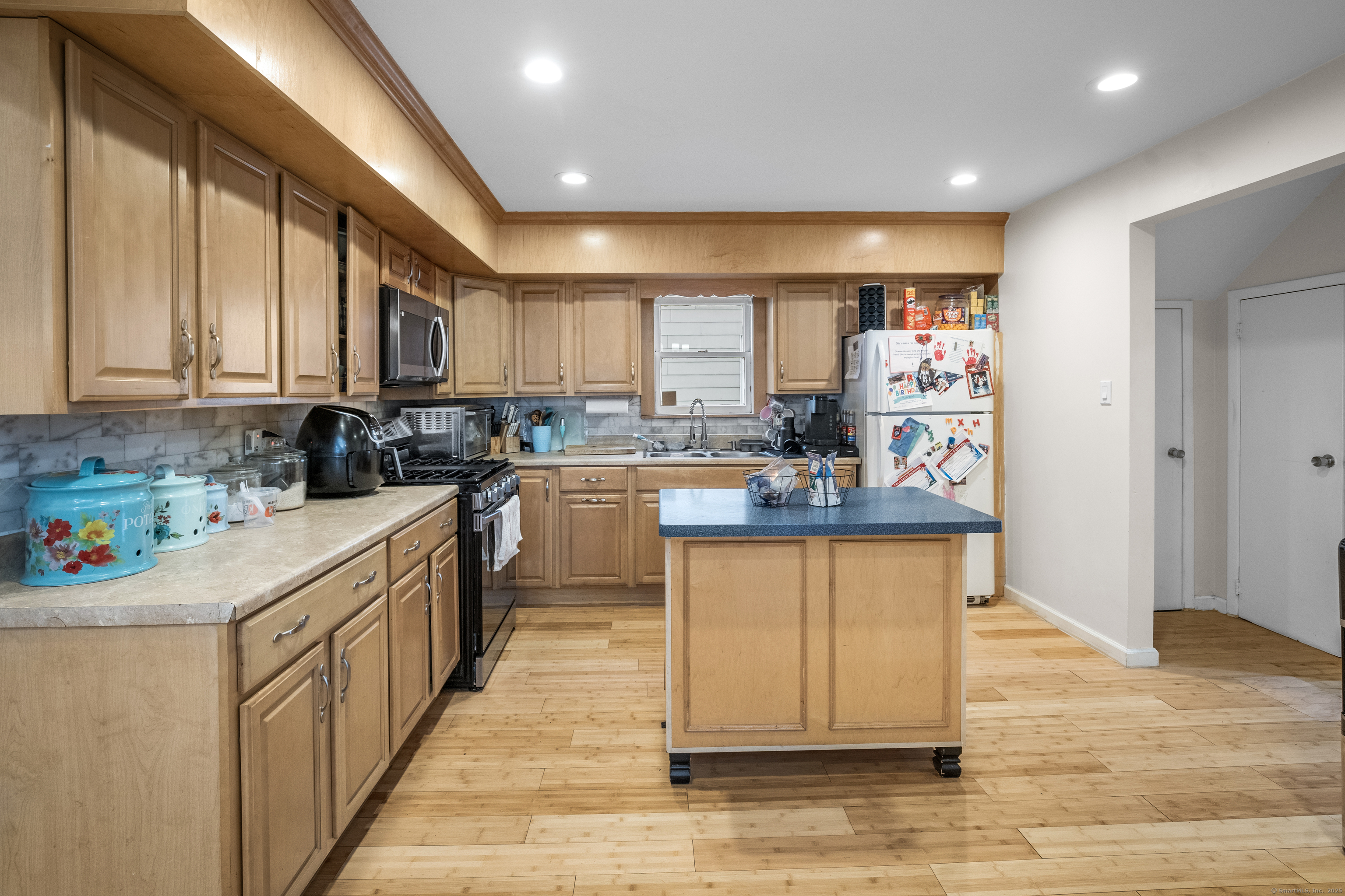 369 Park Street Bridgeport CT 06608