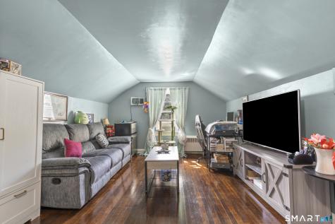 216 Hillside Avenue Naugatuck CT 06770