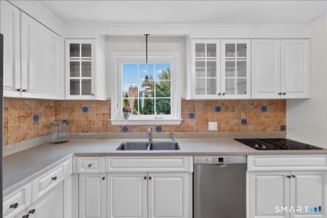 29 Old Black Point Road East Lyme CT 06357