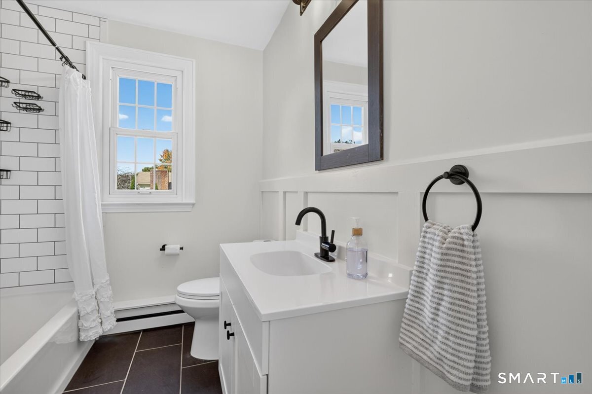29 Old Black Point Road East Lyme CT 06357