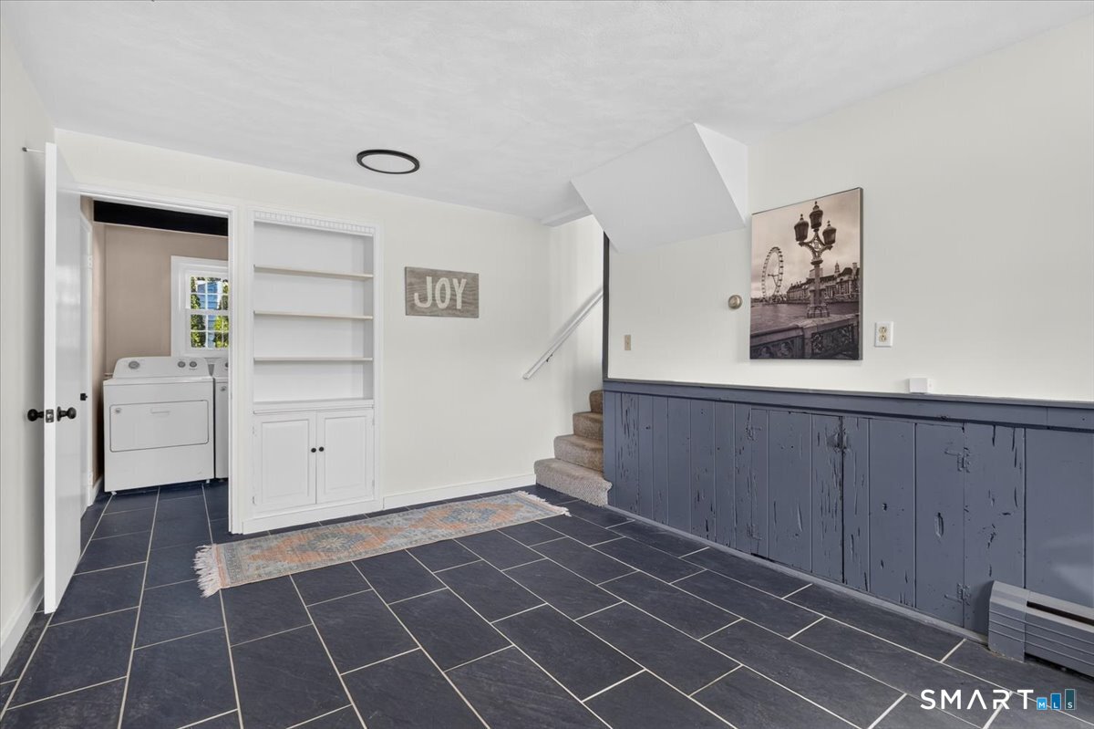 29 Old Black Point Road East Lyme CT 06357
