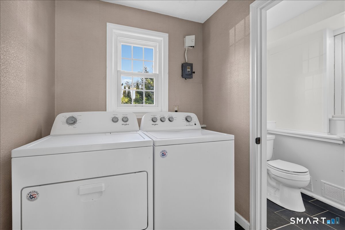 29 Old Black Point Road East Lyme CT 06357