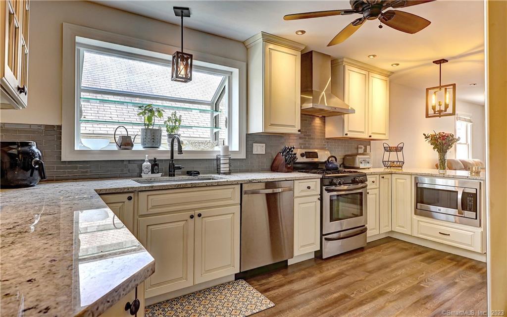 93 Fairview Avenue West Haven CT 06516