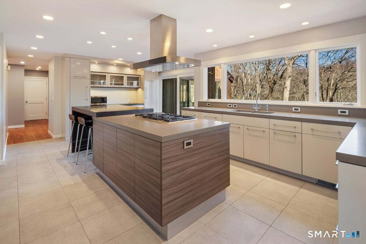 9 Patchen Lane Weston CT 06883