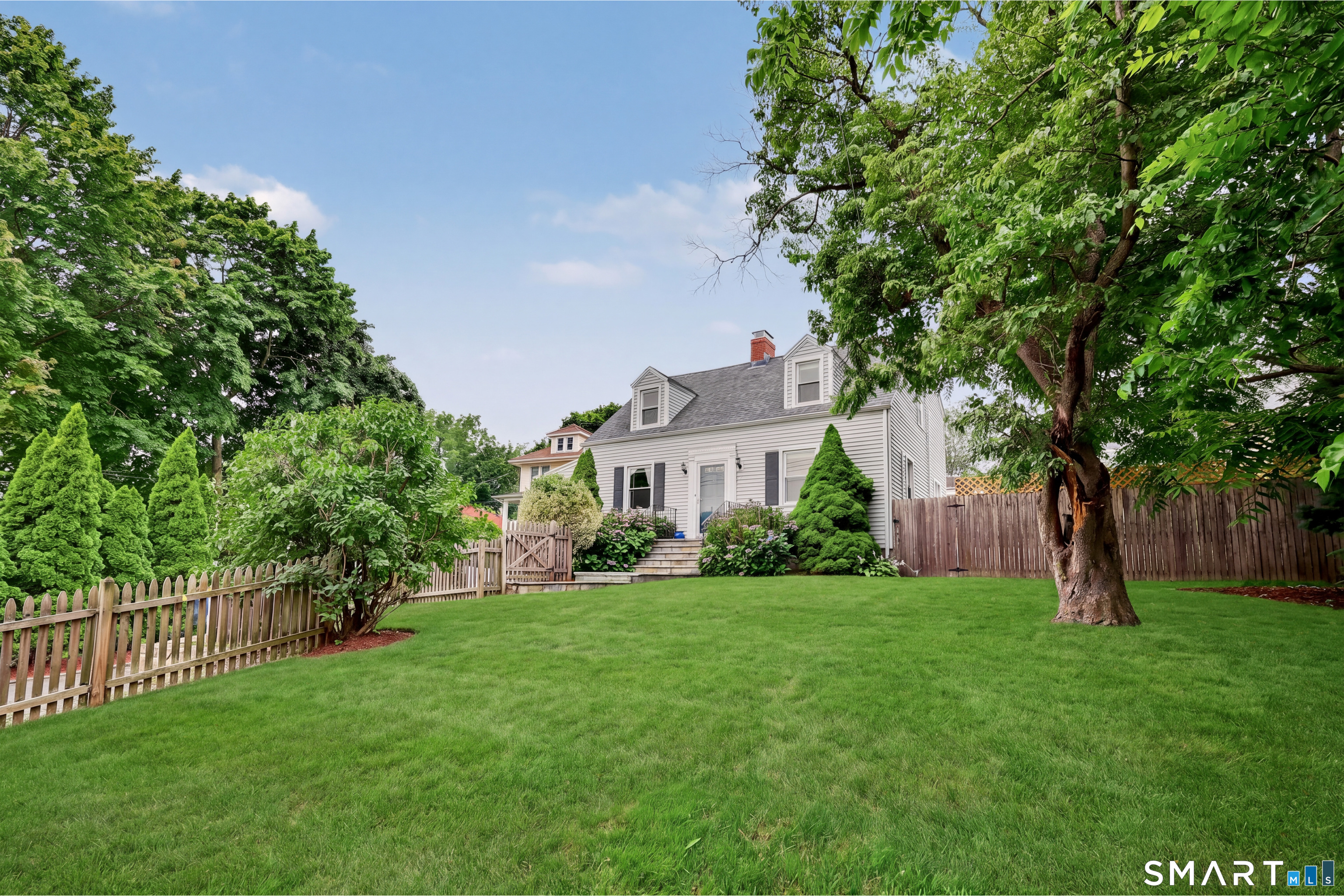 77 Round Hill Road Fairfield CT 06824
