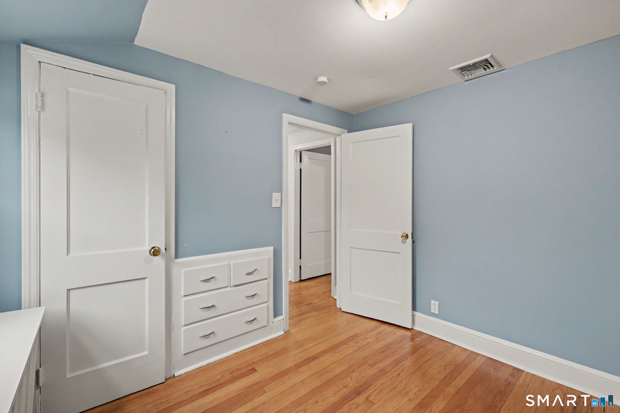 77 Round Hill Road Fairfield CT 06824