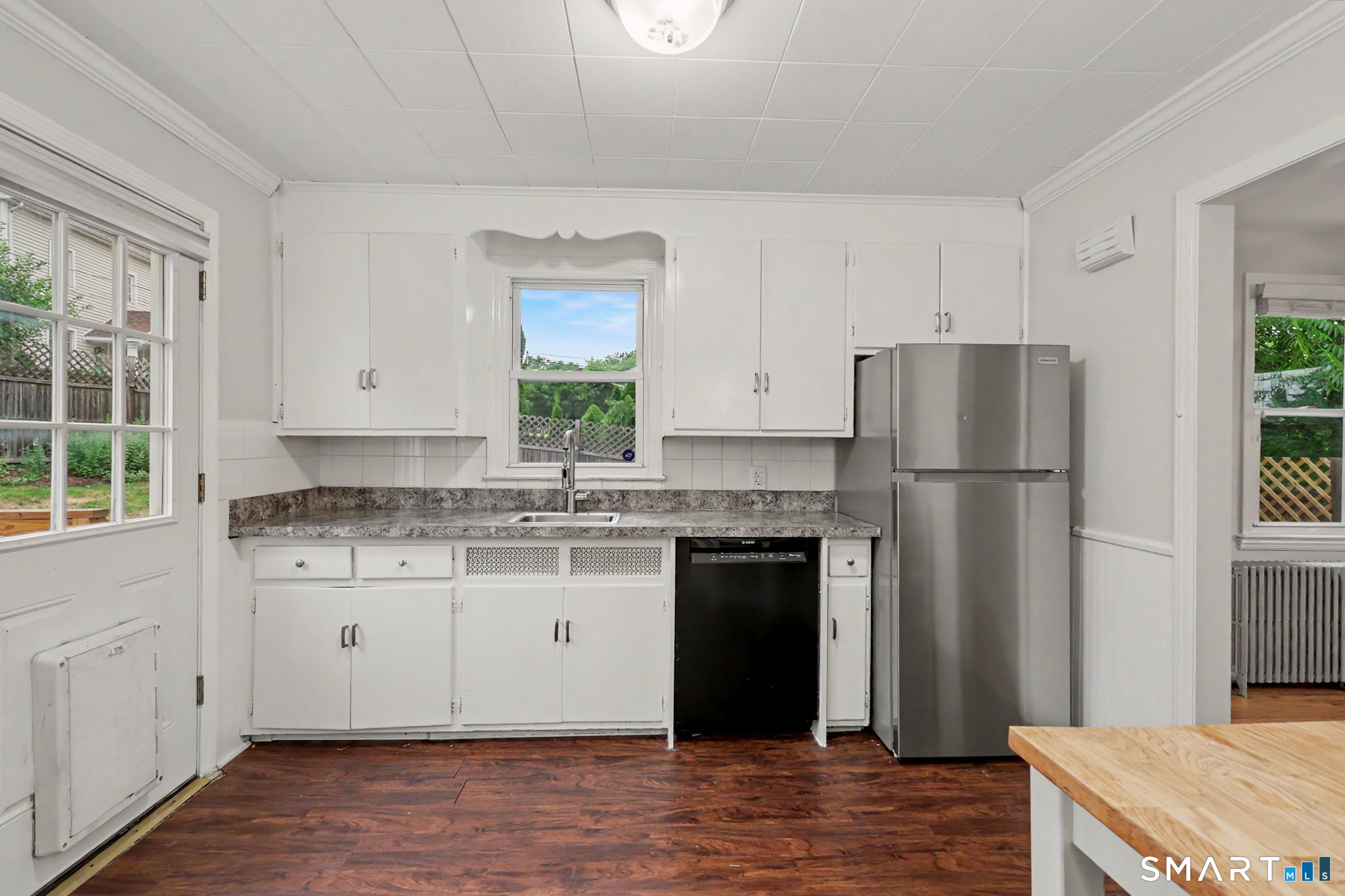 77 Round Hill Road Fairfield CT 06824
