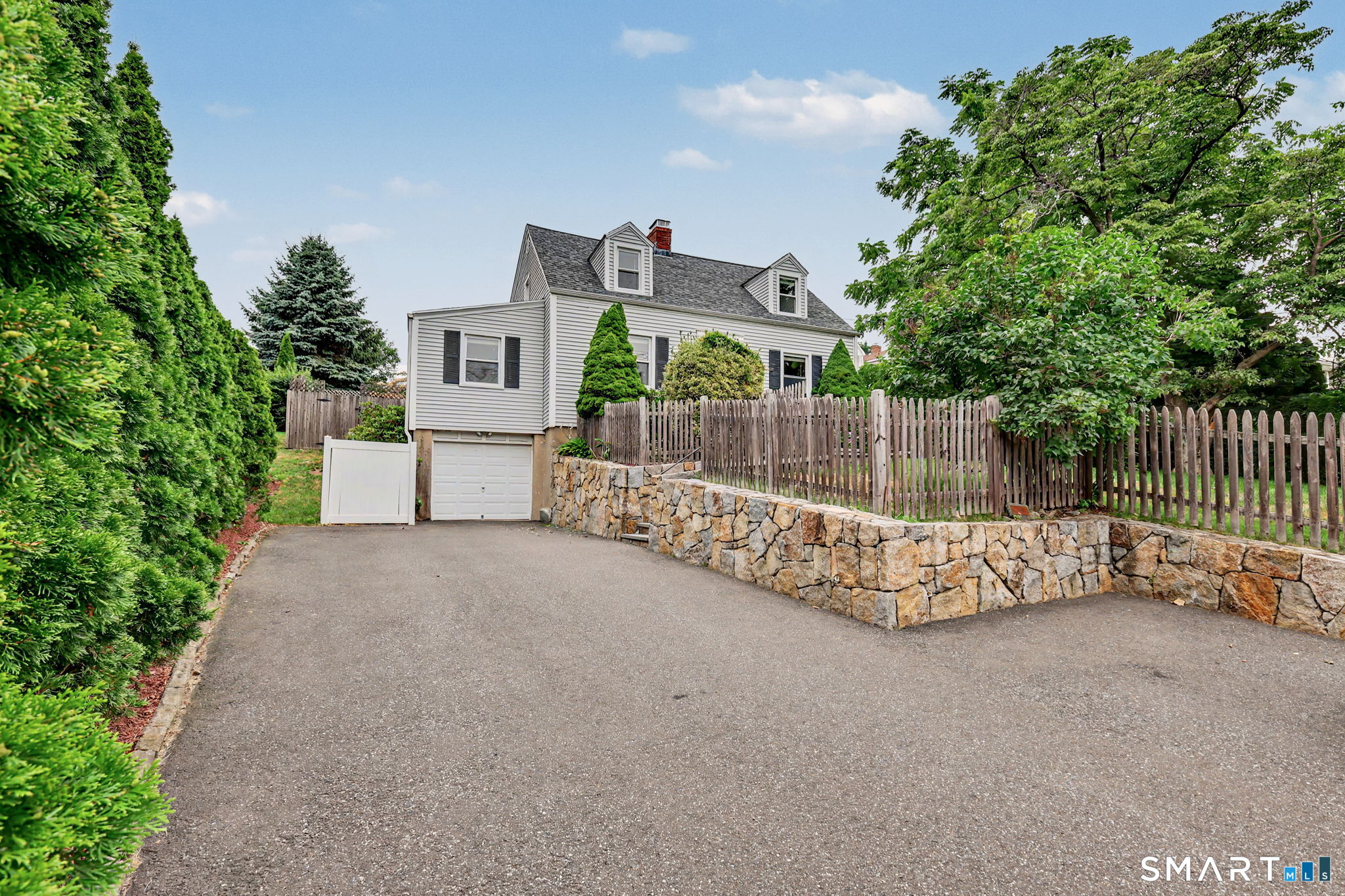 77 Round Hill Road Fairfield CT 06824