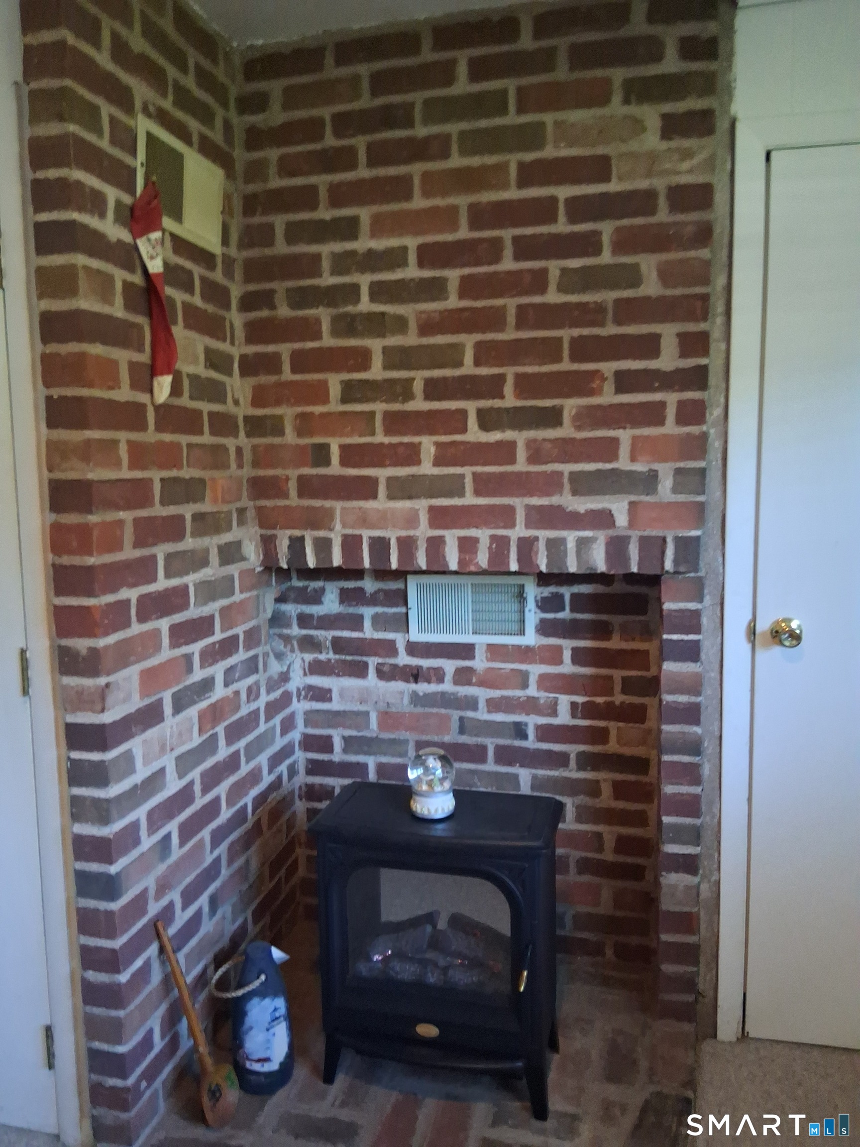 18 Papa Lane North Haven CT 06473
