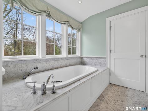 11 Westwood Drive Waterford CT 06385