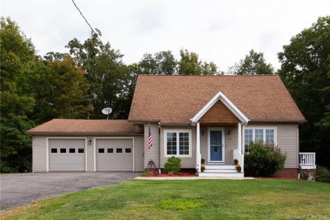 88 Village Circle Naugatuck CT 06770