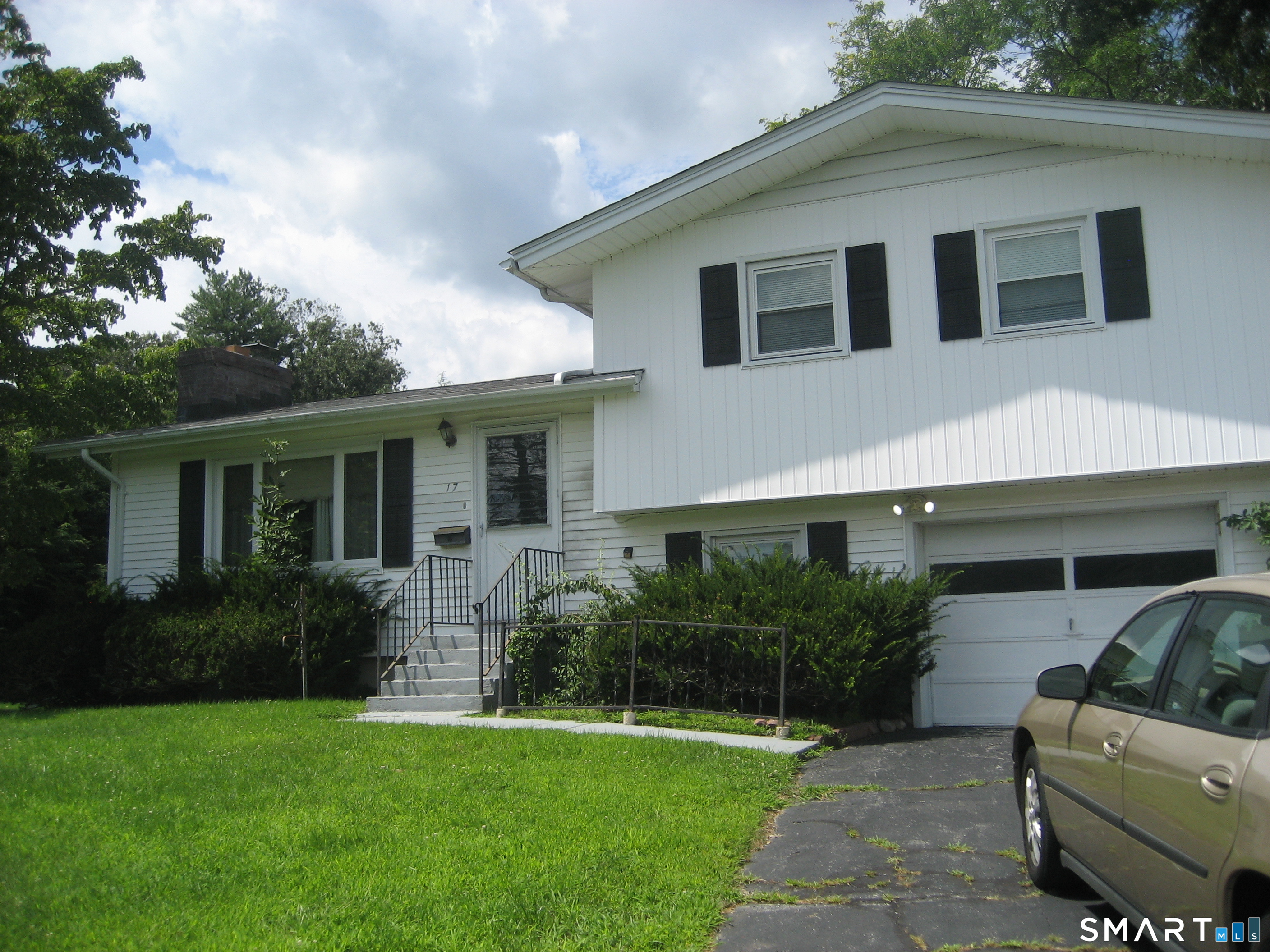 17 Deerbrook Road Norwich CT 06360