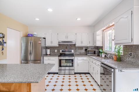 9 Rita Drive New Fairfield CT 06812
