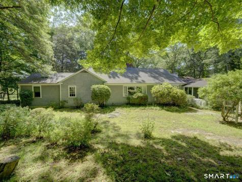 15 Cove Hill Road Essex CT 06426
