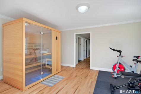 19 Crabapple Lane Newtown CT 06470