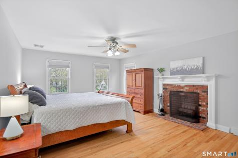 19 Crabapple Lane Newtown CT 06470