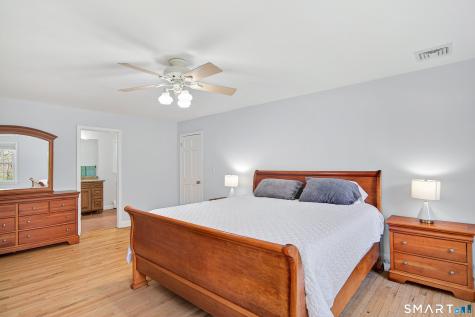 19 Crabapple Lane Newtown CT 06470