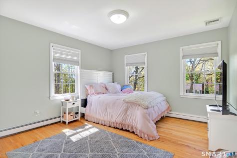 19 Crabapple Lane Newtown CT 06470