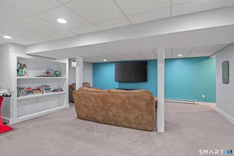 19 Crabapple Lane Newtown CT 06470