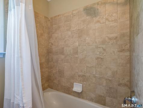 9 Weatherstone Avon CT 06001