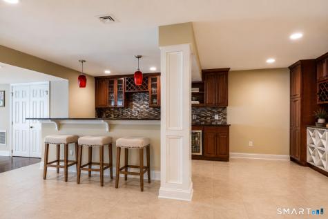 9 Weatherstone Avon CT 06001