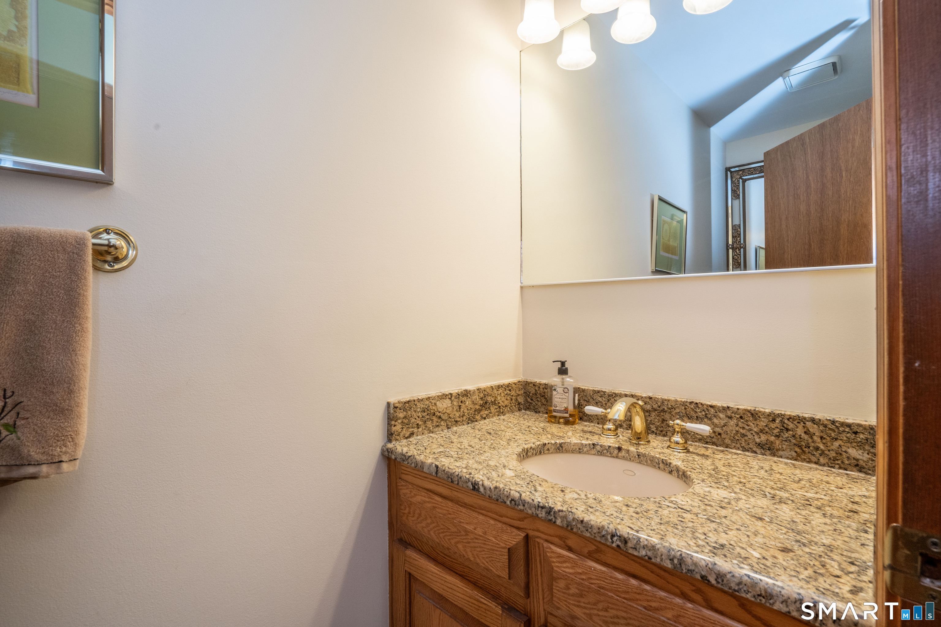 38 Hampton Drive Manchester CT 06040