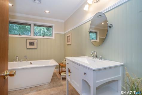 38 Hampton Drive Manchester CT 06040