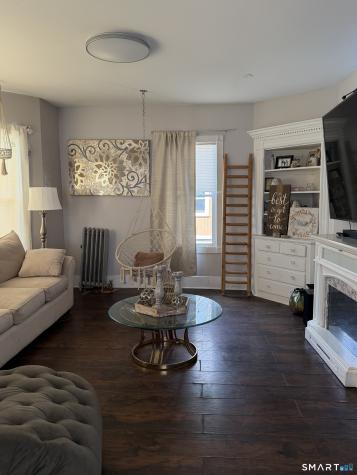 93 Ocean Avenue New London CT 06320