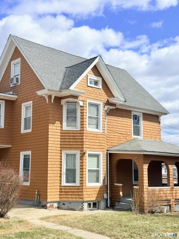 93 Ocean Avenue New London CT 06320