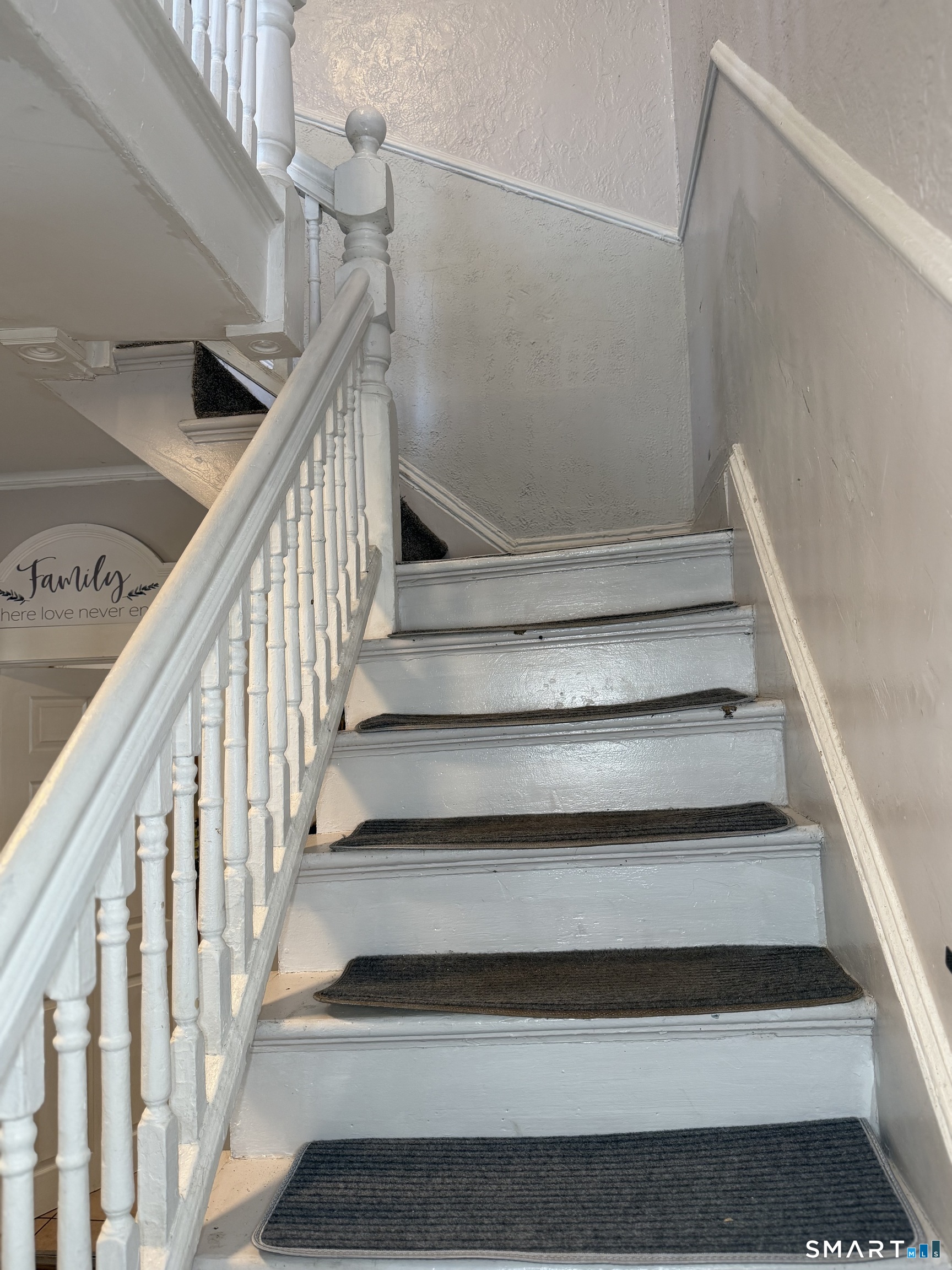 93 Ocean Avenue New London CT 06320