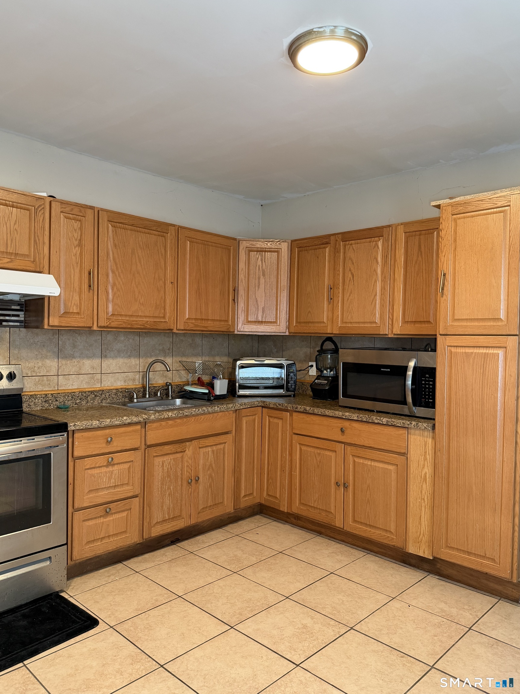 93 Ocean Avenue New London CT 06320